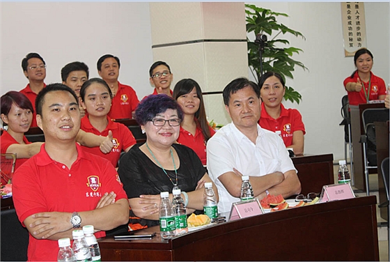 首屆東莞牛商爭霸賽野狼軍團總結(jié)會議暨頒獎典禮——毅廷喇叭廠 首屆東莞牛商爭霸賽野狼軍團總結(jié)會議暨頒獎典禮——毅廷喇叭廠