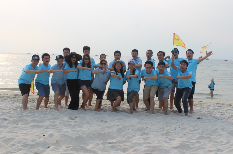 毅廷音響喇叭廠海邊照 毅廷音響喇叭廠海邊照